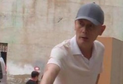 大爷最新爆料新闻事件,最新爆料新闻事件背后的惊人真相