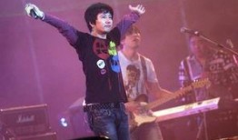 乐队爆料郑钧视频大全,揭秘音乐背后的故事与情感