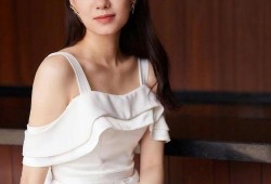 娱乐圈爆料君杨超越,娱乐圈爆料君的星光璀璨之路