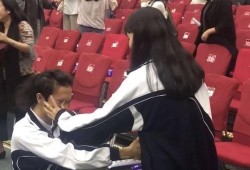 求婚吃瓜视频大全集免费观看,求婚吃瓜视频大全免费观看，甜蜜瞬间尽收眼底