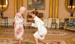 哈利王子爆料英国王室视频,独家视频曝光王室真实面目